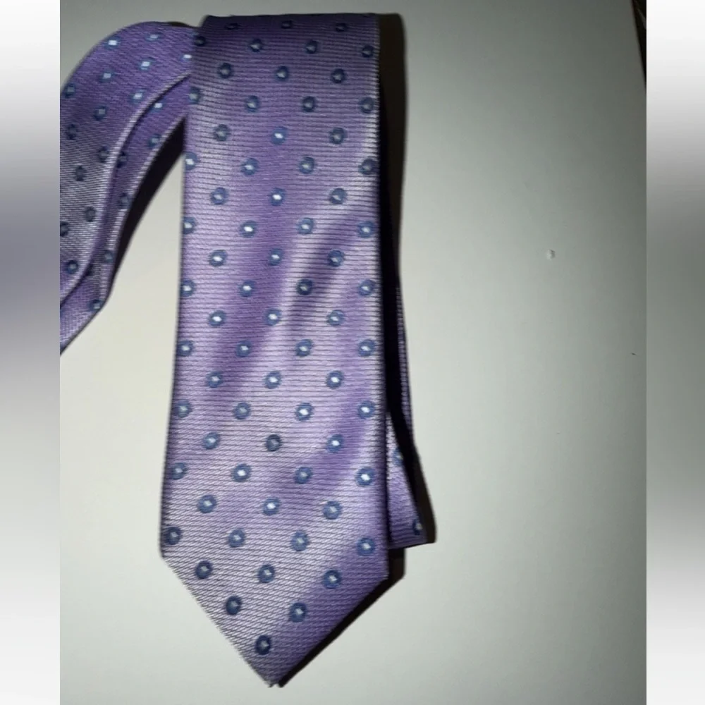 Vince Camuto stylish lavender